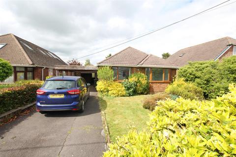 3 bedroom detached bungalow to rent, Orchard Avenue, Eastleigh