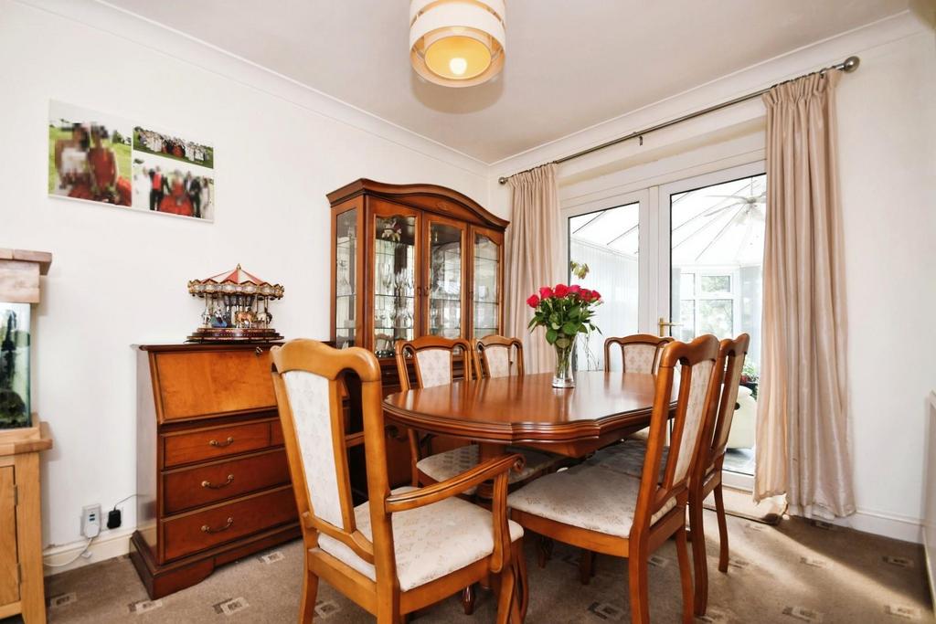 Dining room.jpg