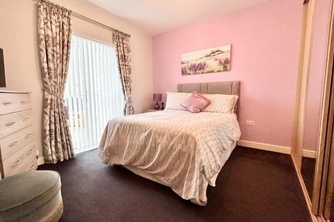 18 Greenside Close, Thurnscoe, Rotherham, S63 0AY