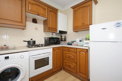 2 bedroom flat for sale, Cavendish Road, London, N4