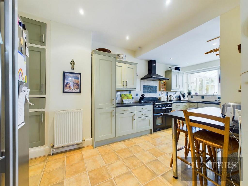 CAM03407 G0-PR0141-STILL009.jpg