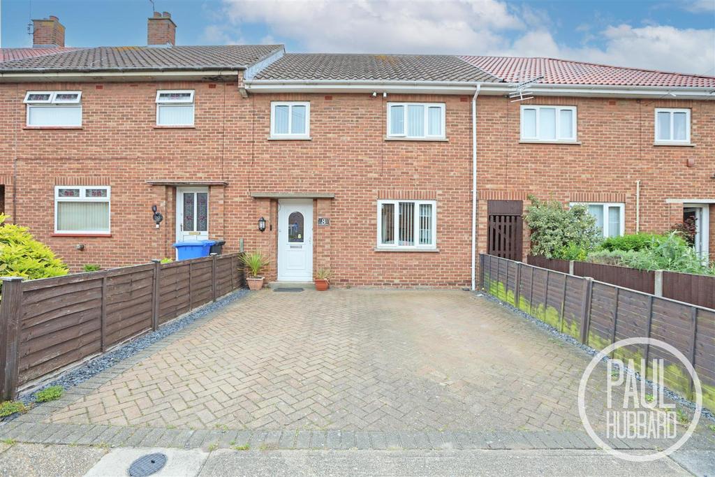 Hawthorn Avenue, Kirkley, NR33 3 bed terraced house for sale £190,000