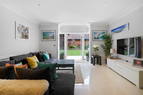 Belville House Furlong Drive, Ascot, SL5 7GW