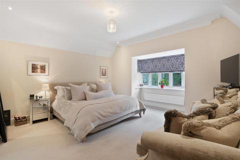 Belville House Furlong Drive, Ascot, SL5 7GW