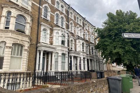 2 bedroom apartment to rent, SW4