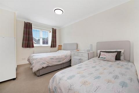 7 Guards Court, Ascot, SL5 0ES