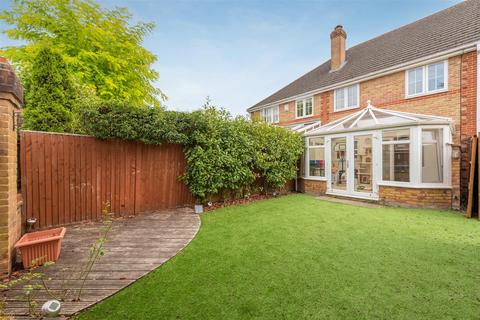 7 Guards Court, Ascot, SL5 0ES