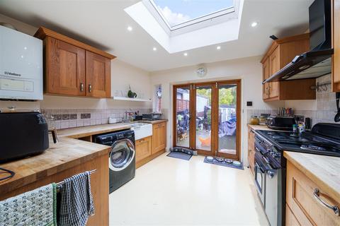 4 bedroom end of terrace house for sale, Portland Road, London