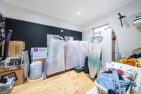 4 bedroom end of terrace house for sale, Portland Road, London