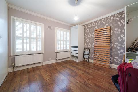 4 bedroom end of terrace house for sale, Portland Road, London