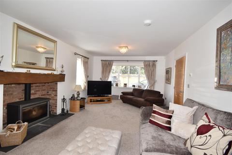 6 bedroom detached house for sale, Old Great North Road, Sutton-On-Trent, Newark