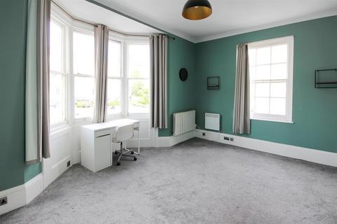 1 bedroom property to rent, Clarence Square, Brighton