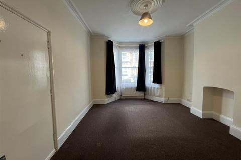 2 bedroom apartment to rent, Roundwood Road, NW10, London