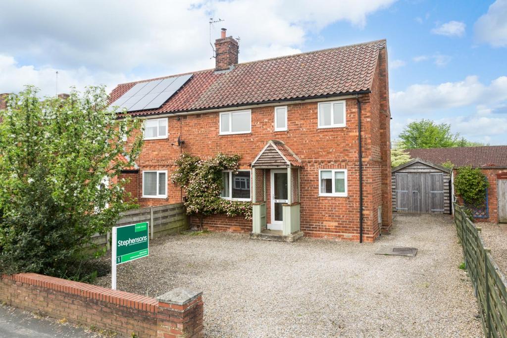 Crabmill Lane, Easingwold 3 bed semidetached house for sale £250,000