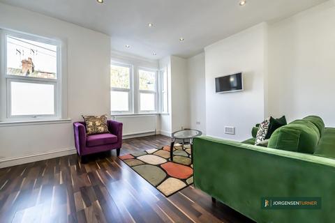 2 bedroom flat to rent, Charteris Road, Queens Park