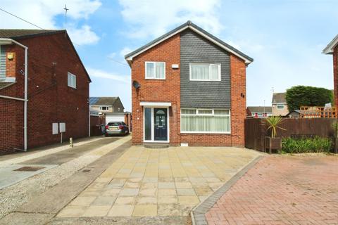 4 bedroom detached house for sale, Grosmont Close, Hull