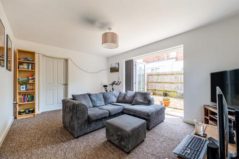 3 bedroom semi-detached house for sale, Lichfield Avenue, Evesham