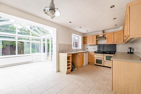 3 bedroom detached house for sale, Beach Close, Evesham