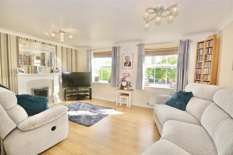 4 bedroom house for sale, Fayrewood Drive, Great Leighs, Chelmsford