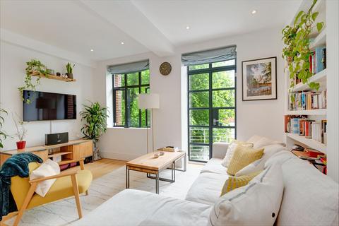 2 bedroom flat for sale, Grafton Road, London