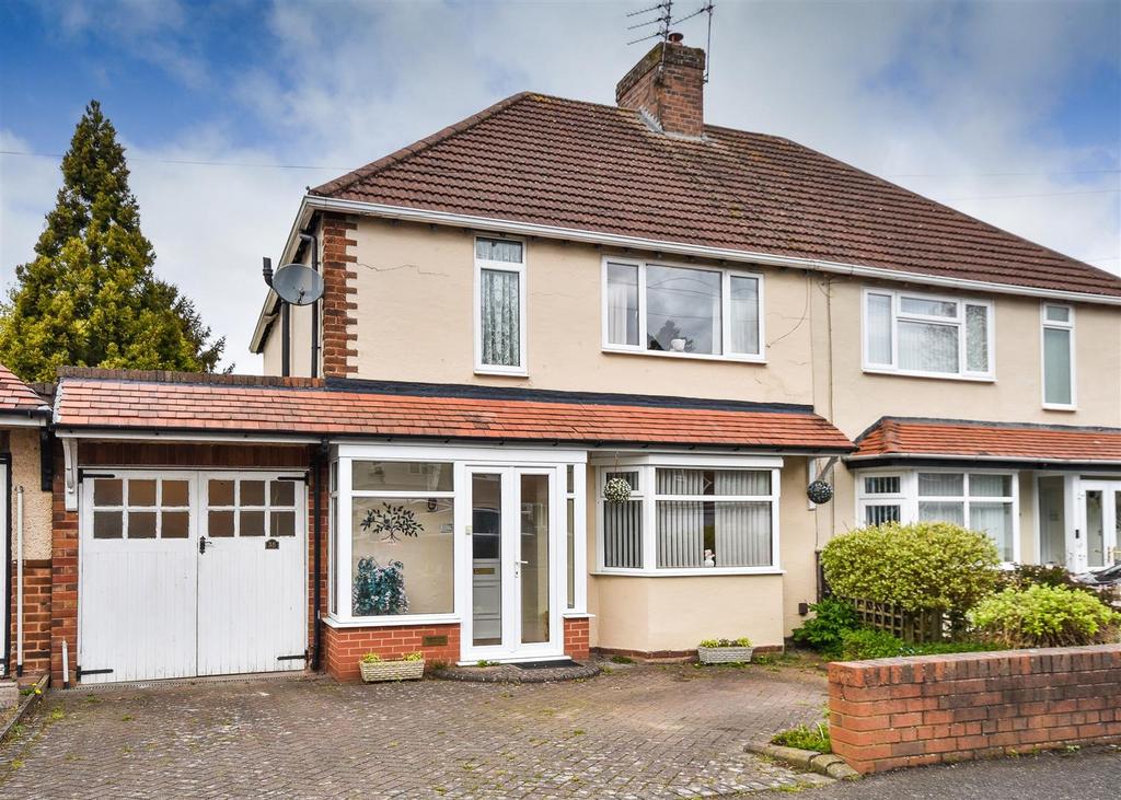 35 Linton Road, Penn, Wolverhampton 3 bed semidetached house for sale