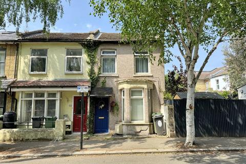2 bedroom end of terrace house for sale, Dawlish Road, Leyton