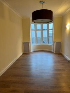 2 bedroom flat to rent, Hall Road, London