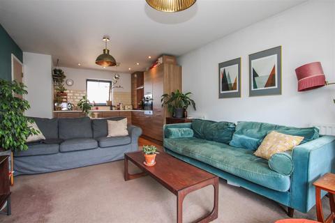 3 bedroom apartment for sale, Boardman Place, Rollason Way, Brentwood