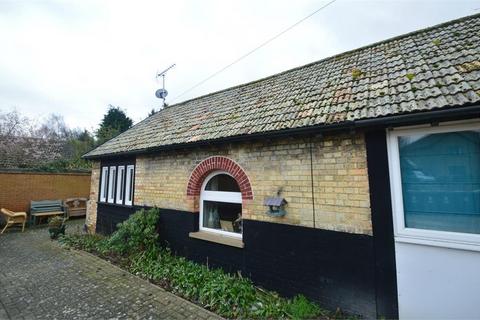1 bedroom semi-detached bungalow to rent, The Chantry, Wilbraham Road, Fulbourn