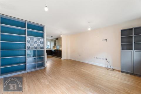 3 bedroom terraced house to rent, New Mossford Way, Barkingside