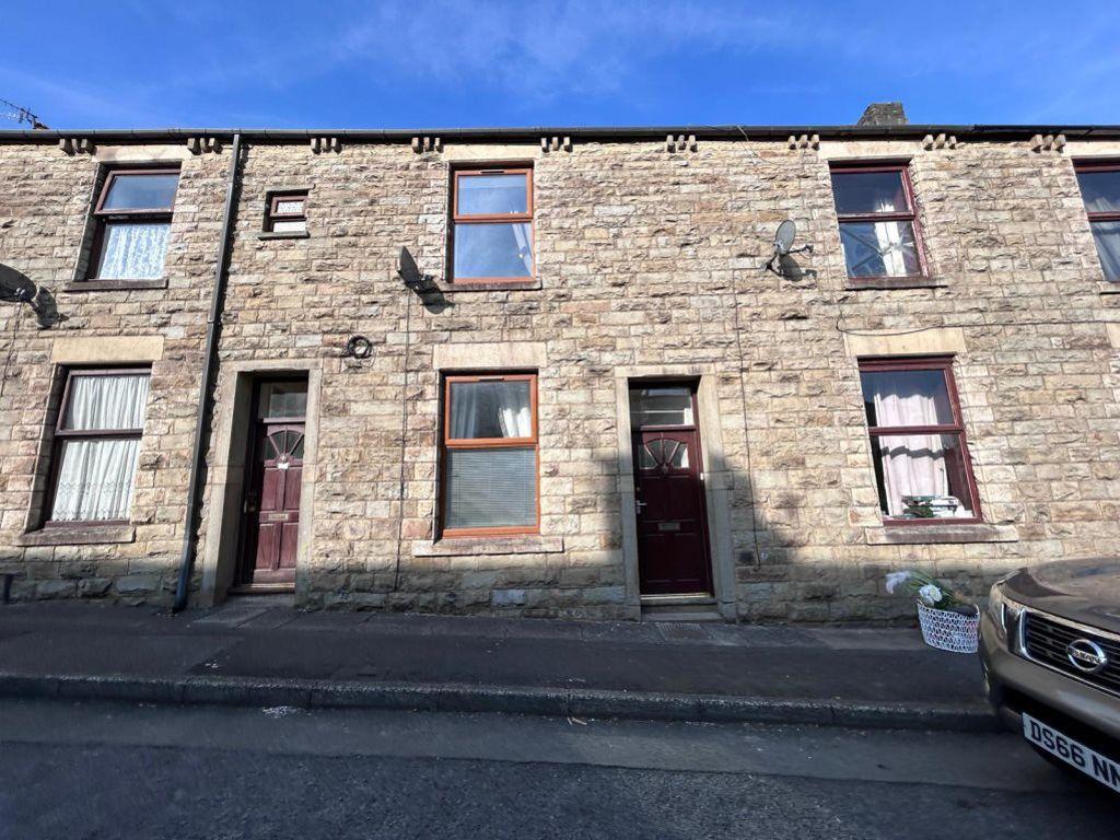 St. James Row, Rawtenstall, BB4 2 bed terraced house to rent £750 pcm