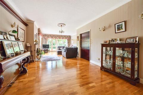 5 bedroom detached house for sale, Parkside, Mill Hill, London, NW7