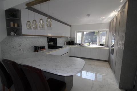 9 Elmwood Close, Bolton, BL5 1HF