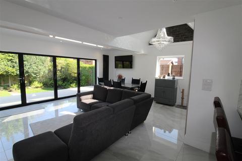 9 Elmwood Close, Bolton, BL5 1HF