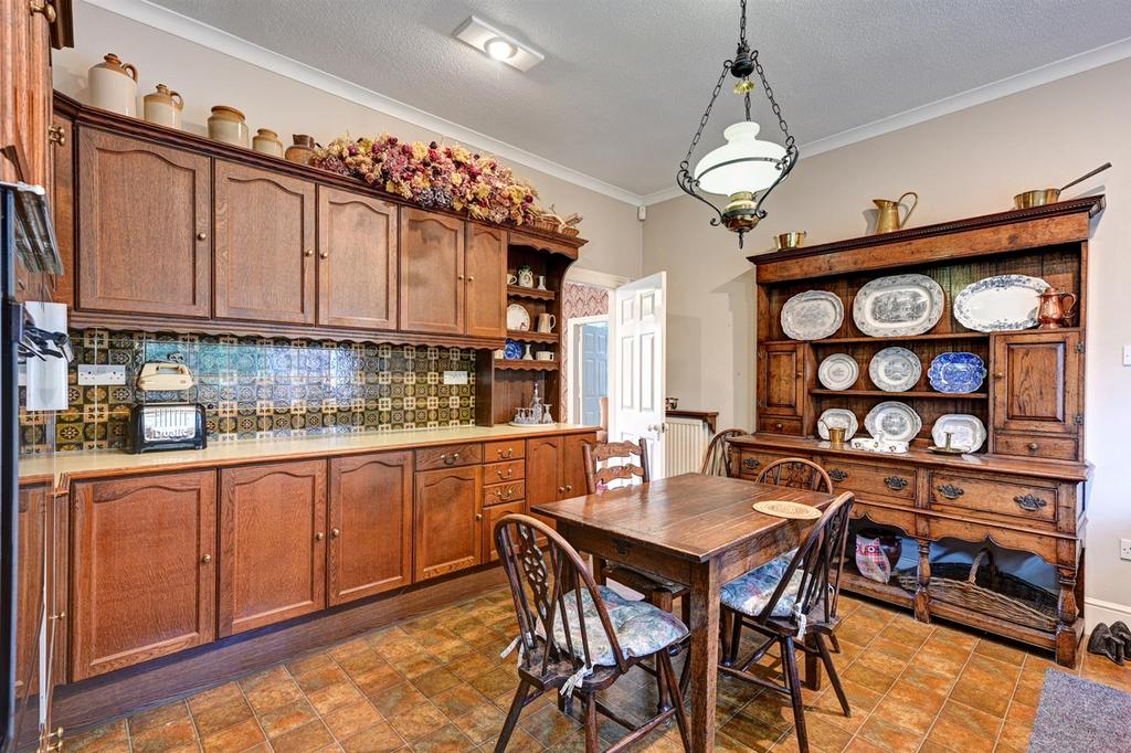Kitchen (2).jpg