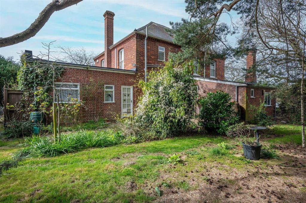 Rear of property (1).jpg