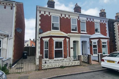 3 bedroom semi-detached house for sale, Springfield Road, Gorleston