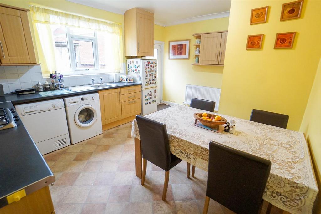 KITCHEN (1 of 1).jpg