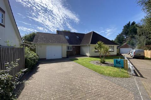 4 bedroom detached bungalow for sale, Oaklands Close, Chulmleigh