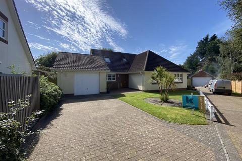2 Oaklands Close, Chulmleigh, EX18 7AU