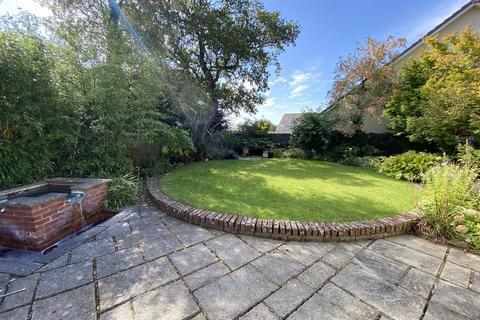 2 Oaklands Close, Chulmleigh, EX18 7AU