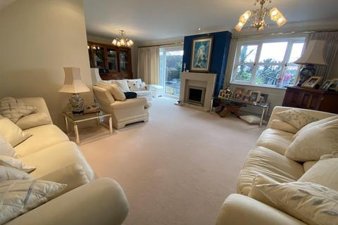 2 Oaklands Close, Chulmleigh, EX18 7AU