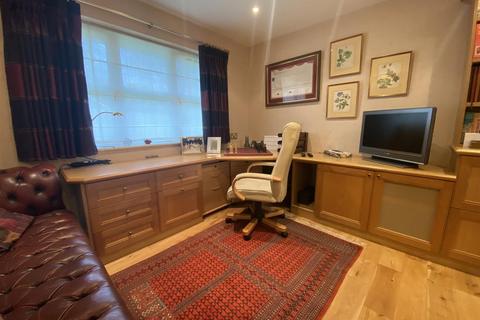 2 Oaklands Close, Chulmleigh, EX18 7AU