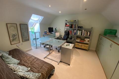 2 Oaklands Close, Chulmleigh, EX18 7AU