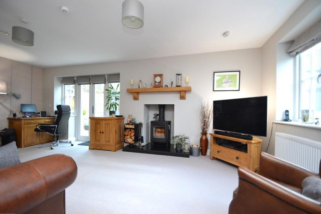 Living Room a.JPG