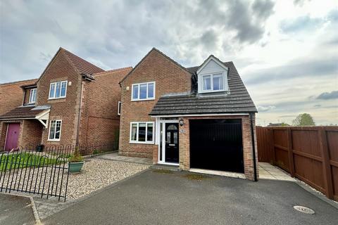 3 bedroom detached house to rent, Bluebell Close, Darlington