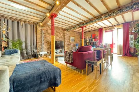 2 bedroom apartment to rent, Wapping High Street, London E1W