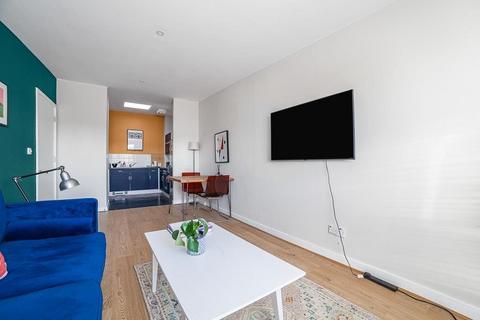 1 bedroom apartment to rent, Kingsland Road, London E2