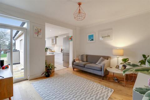 3 bedroom terraced house for sale, Coverts Road, Claygate, Esher