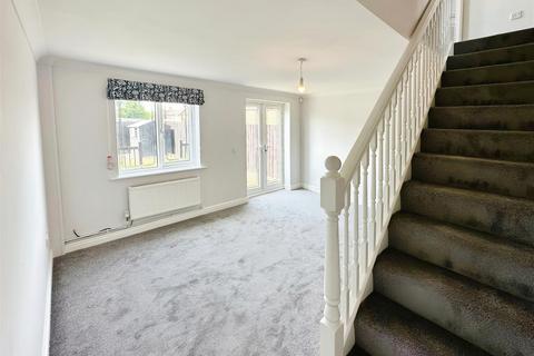 2 bedroom house to rent, Haslemere Court, Doncaster DN5